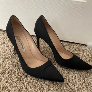Manolo Blahnik satin BB pumps size 39